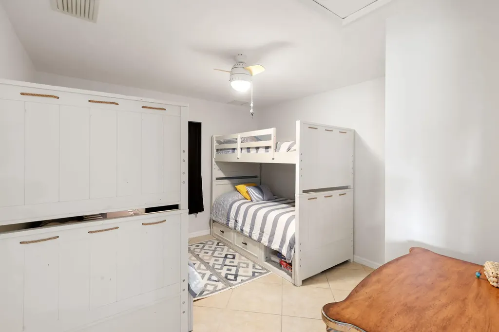 121 S Bahama Avenue Marco Island FL 34145