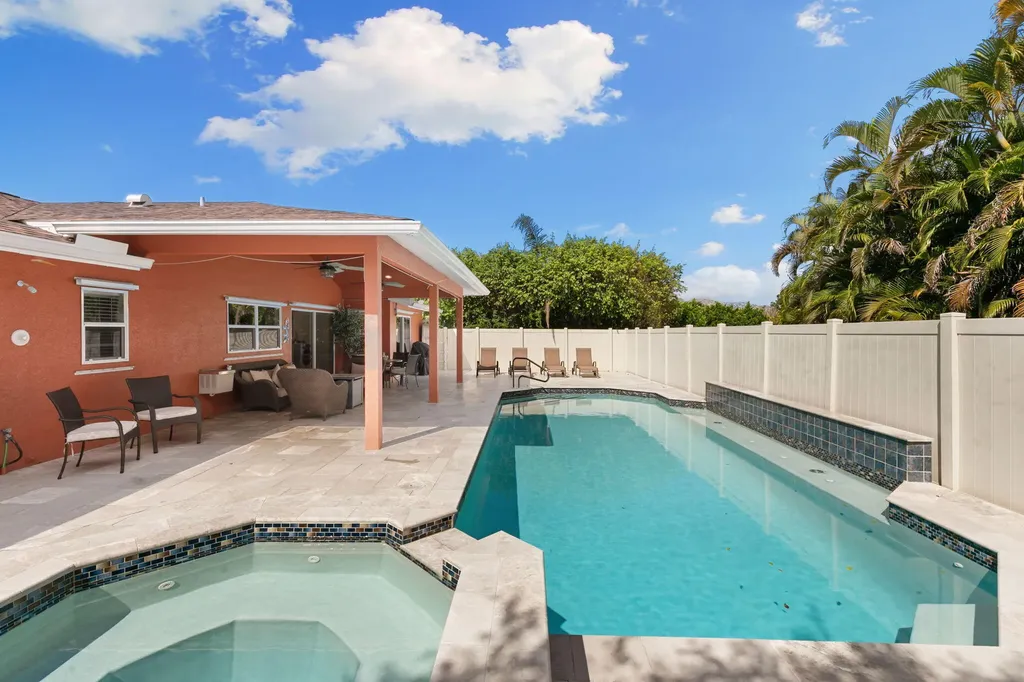 121 S Bahama Avenue Marco Island FL 34145