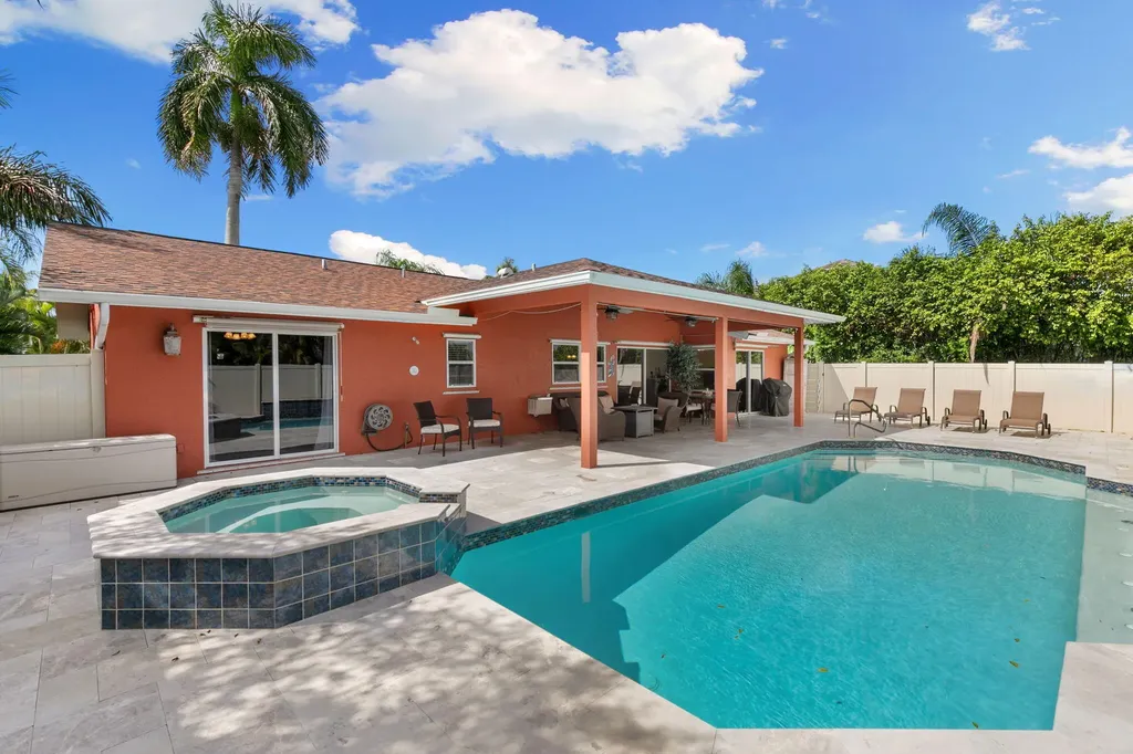 121 S Bahama Avenue Marco Island FL 34145