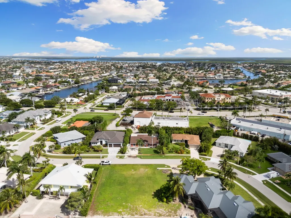 121 S Bahama Avenue Marco Island FL 34145