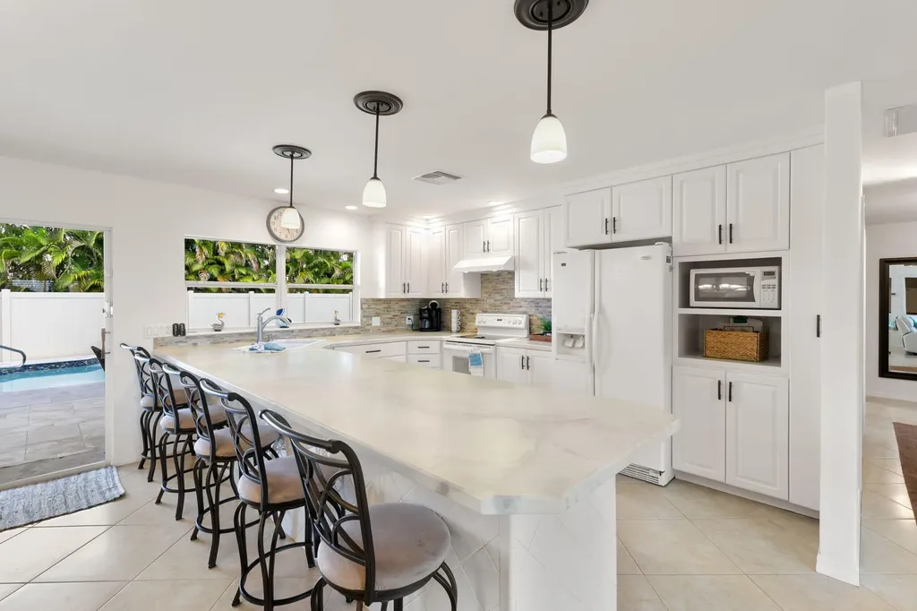 121 S Bahama Avenue Marco Island FL 34145