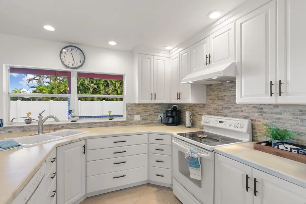 121 S Bahama Avenue Marco Island FL 34145