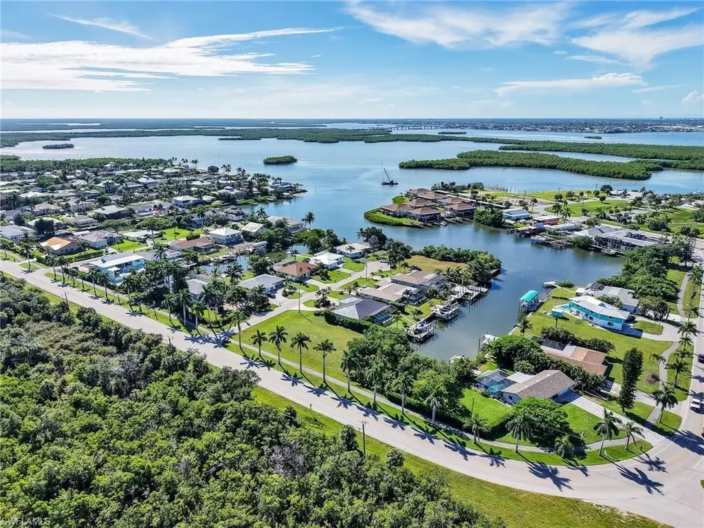 405 Grenada Avenue Naples FL 34113