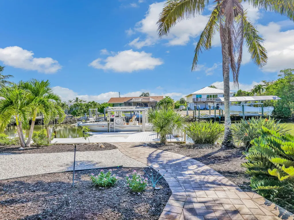 405 Grenada Avenue Naples FL 34113