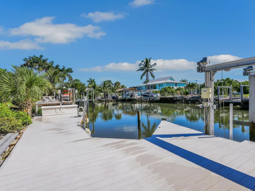 405 Grenada Avenue Naples FL 34113