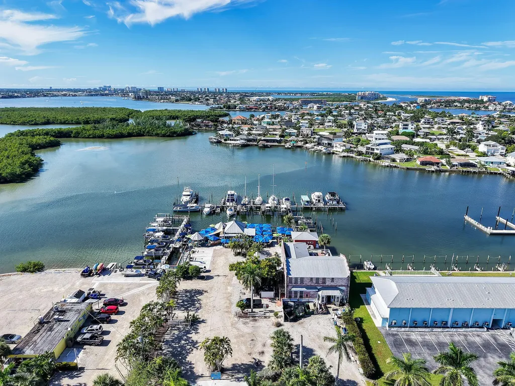 405 Grenada Avenue Naples FL 34113