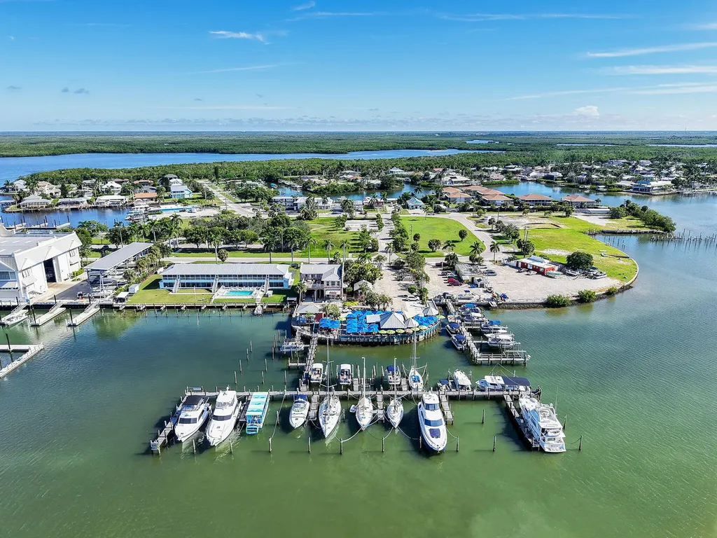 405 Grenada Avenue Naples FL 34113