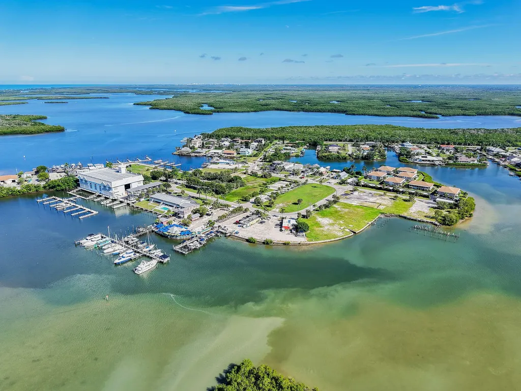 405 Grenada Avenue Naples FL 34113