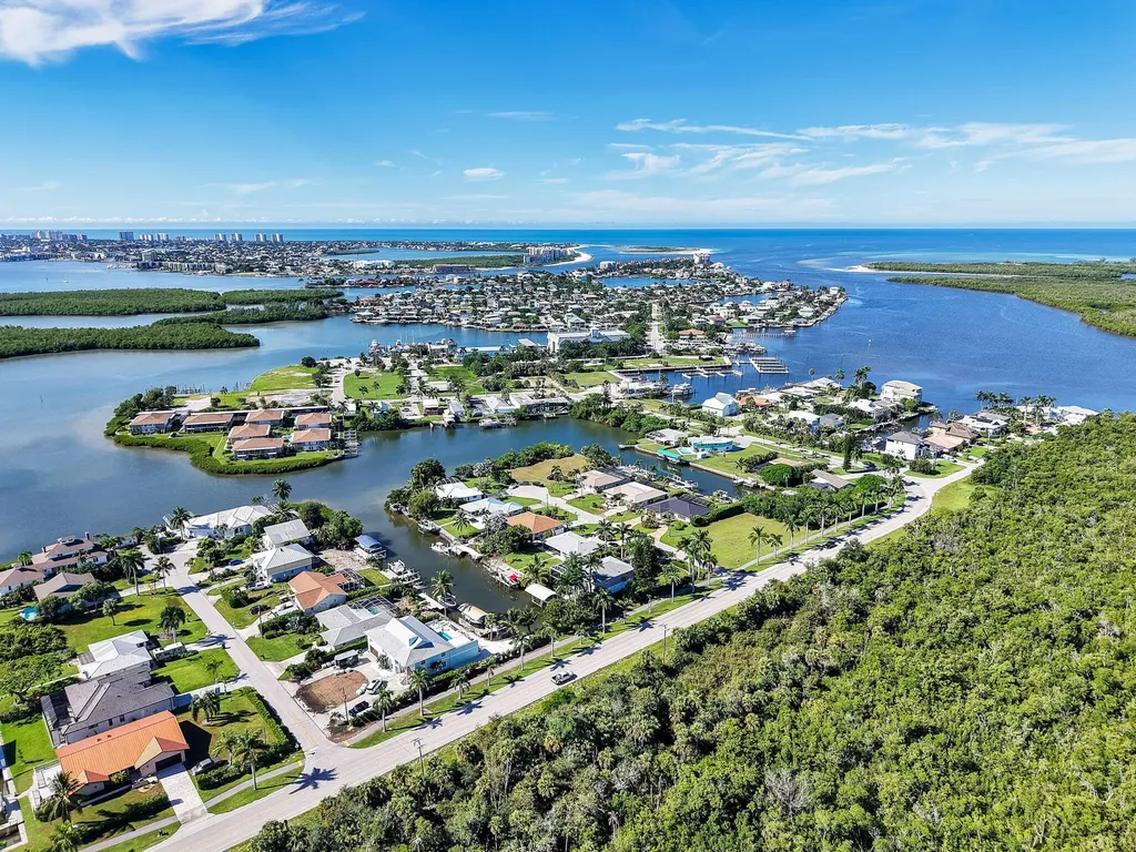 405 Grenada Avenue Naples FL 34113