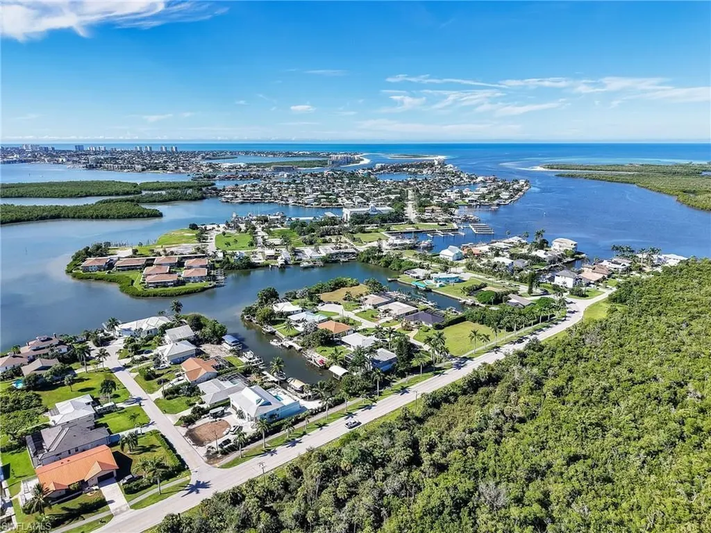 405 Grenada Avenue Naples FL 34113