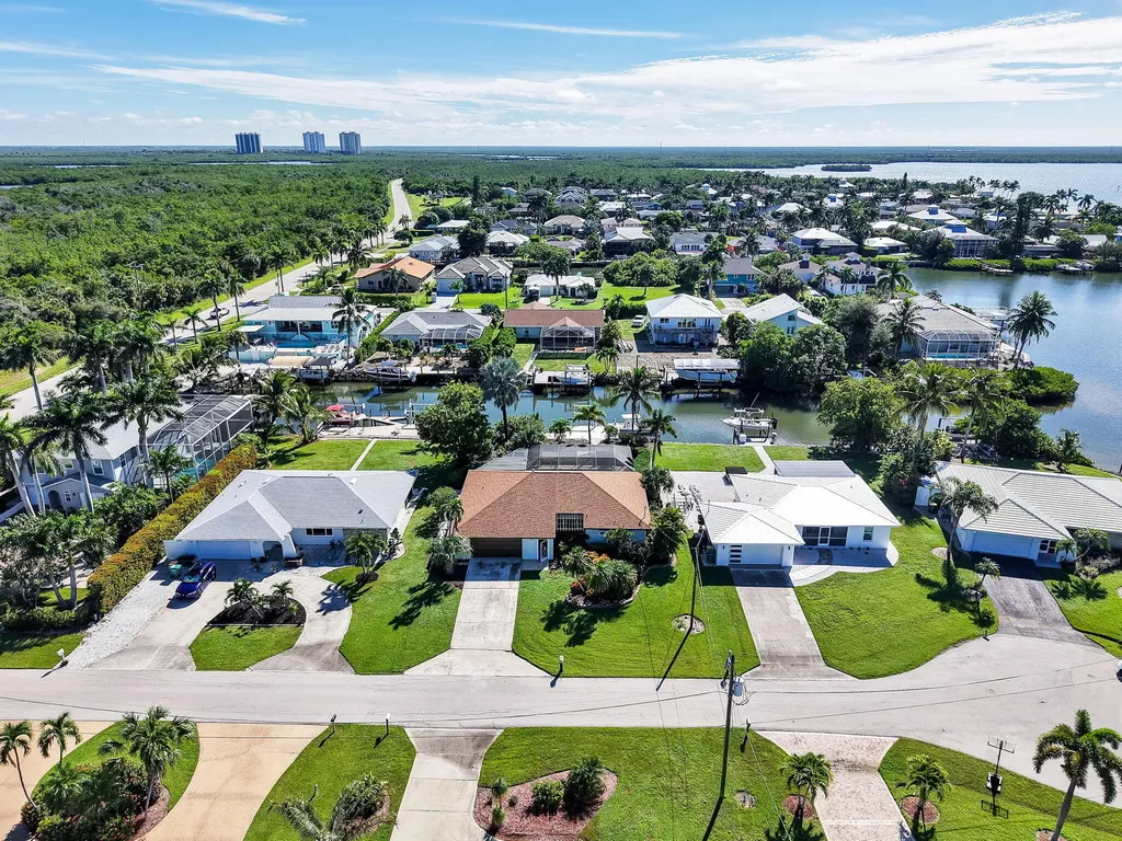 405 Grenada Avenue Naples FL 34113