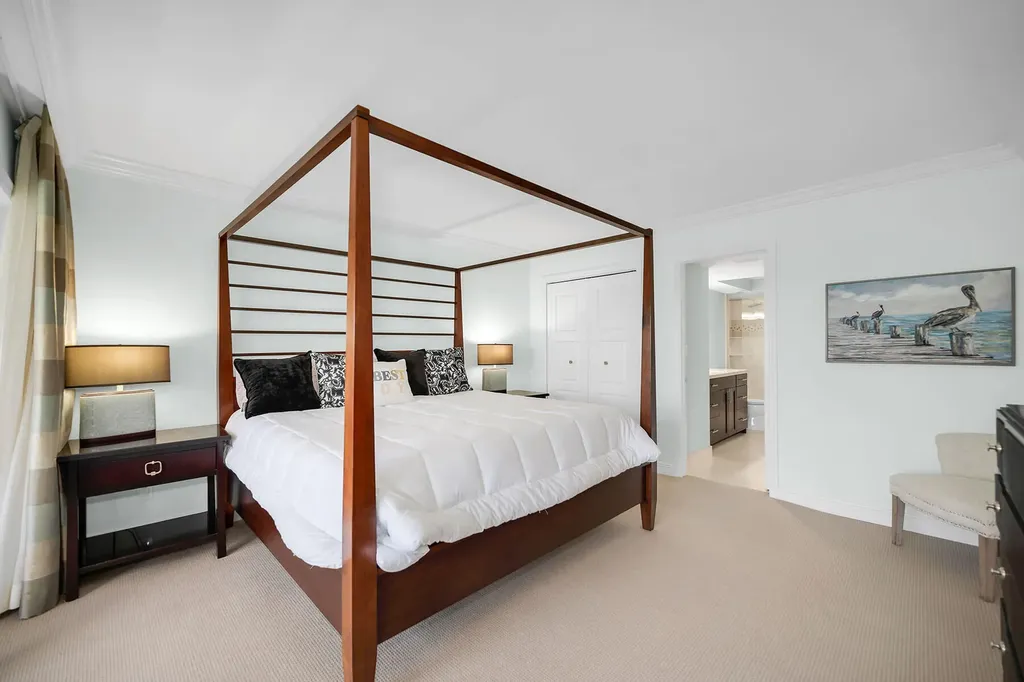 300 Park Shore Drive Naples FL 34103