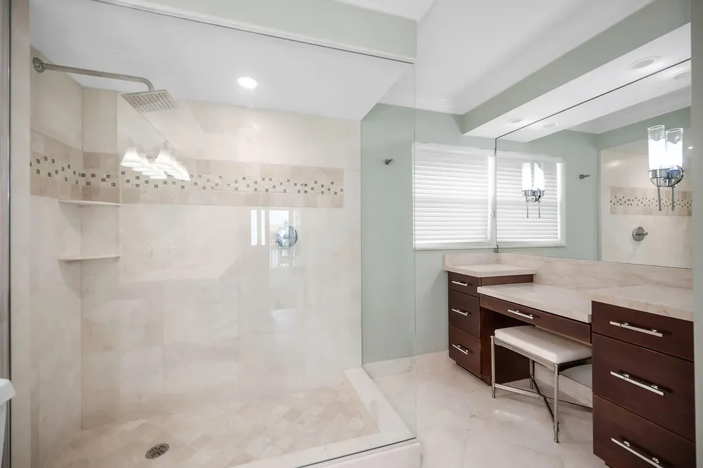 300 Park Shore Drive Naples FL 34103