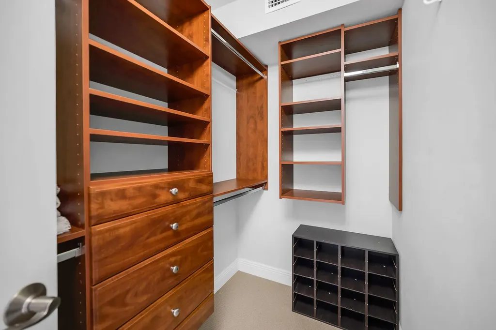 300 Park Shore Drive Naples FL 34103