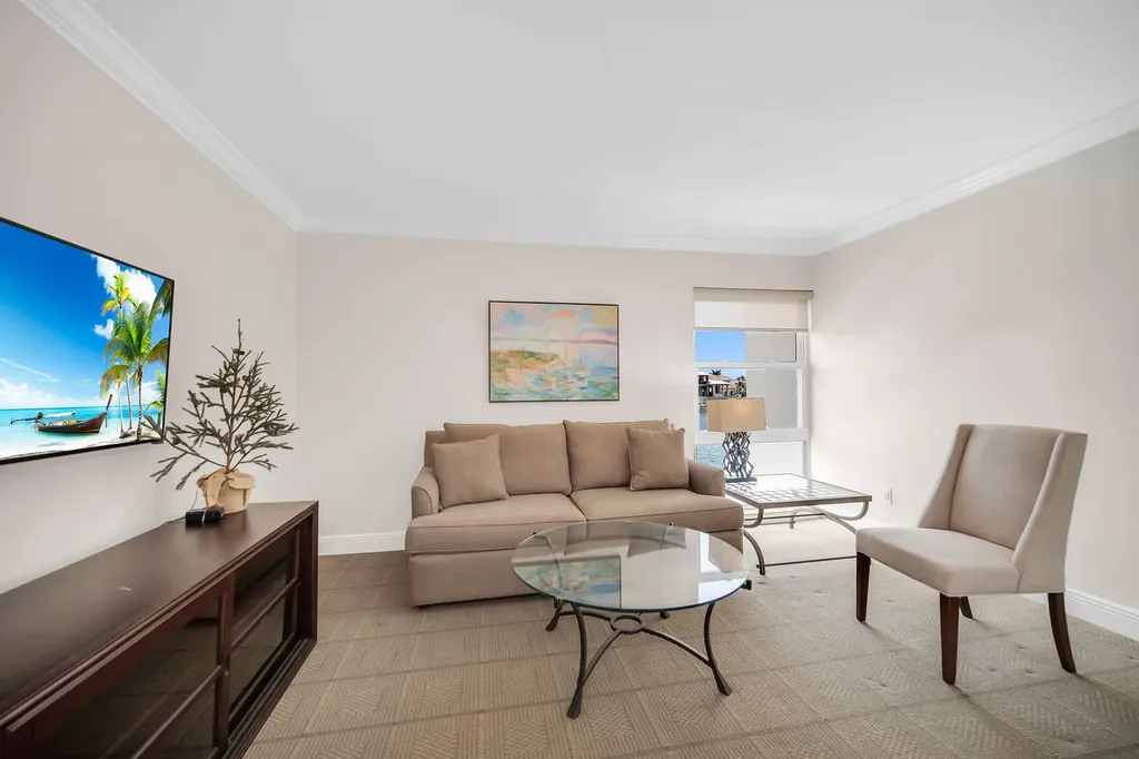 300 Park Shore Drive Naples FL 34103