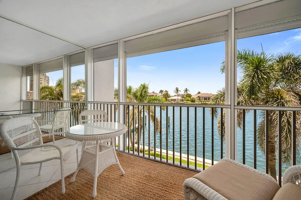 300 Park Shore Drive Naples FL 34103