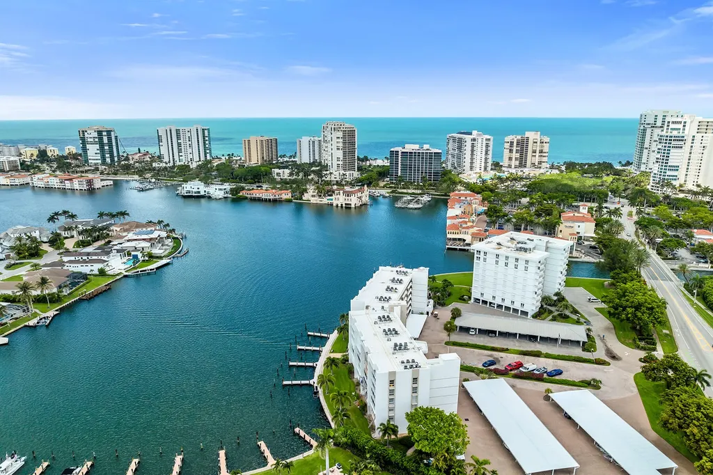 300 Park Shore Drive Naples FL 34103