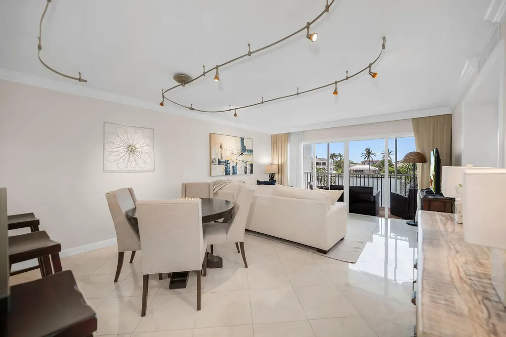 300 Park Shore Drive Naples FL 34103