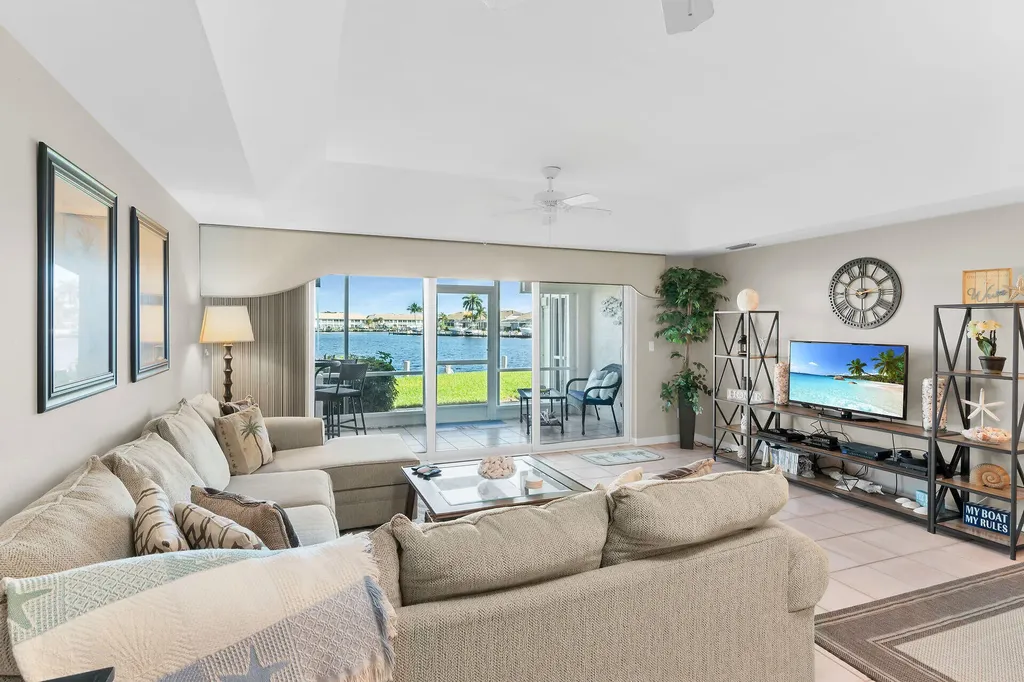 269 Sunrise Cay Naples FL 34114