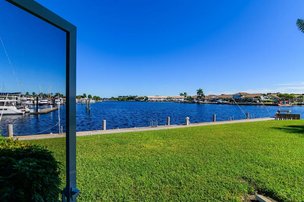 269 Sunrise Cay Naples FL 34114