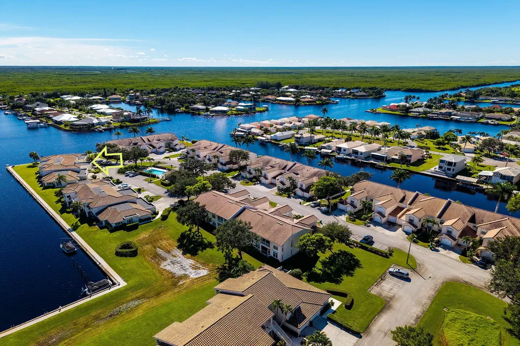 269 Sunrise Cay Naples FL 34114