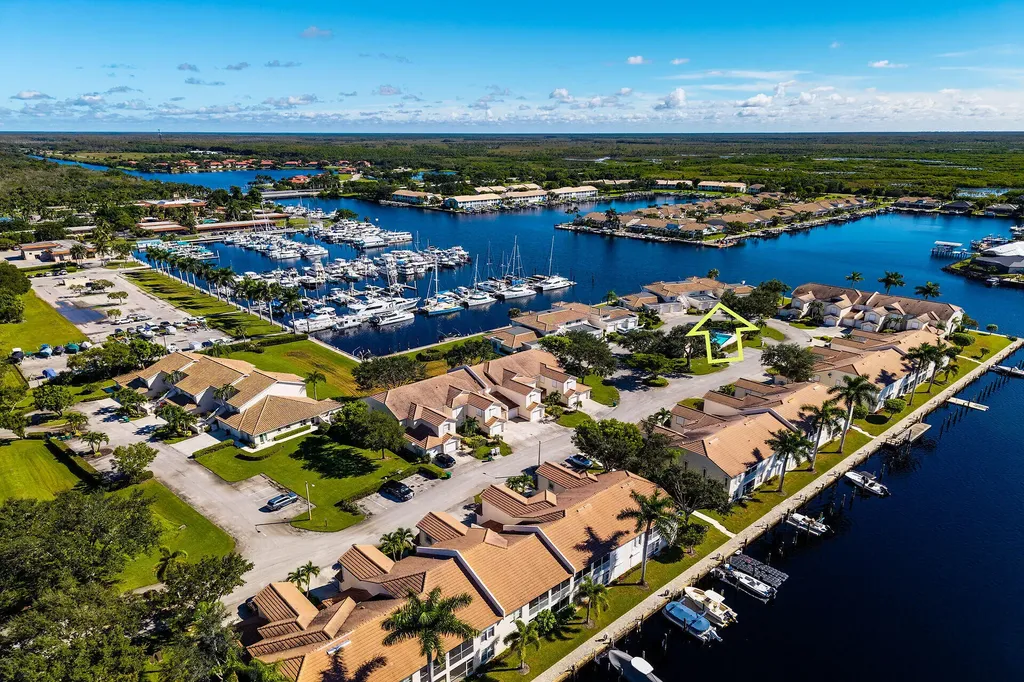 269 Sunrise Cay Naples FL 34114