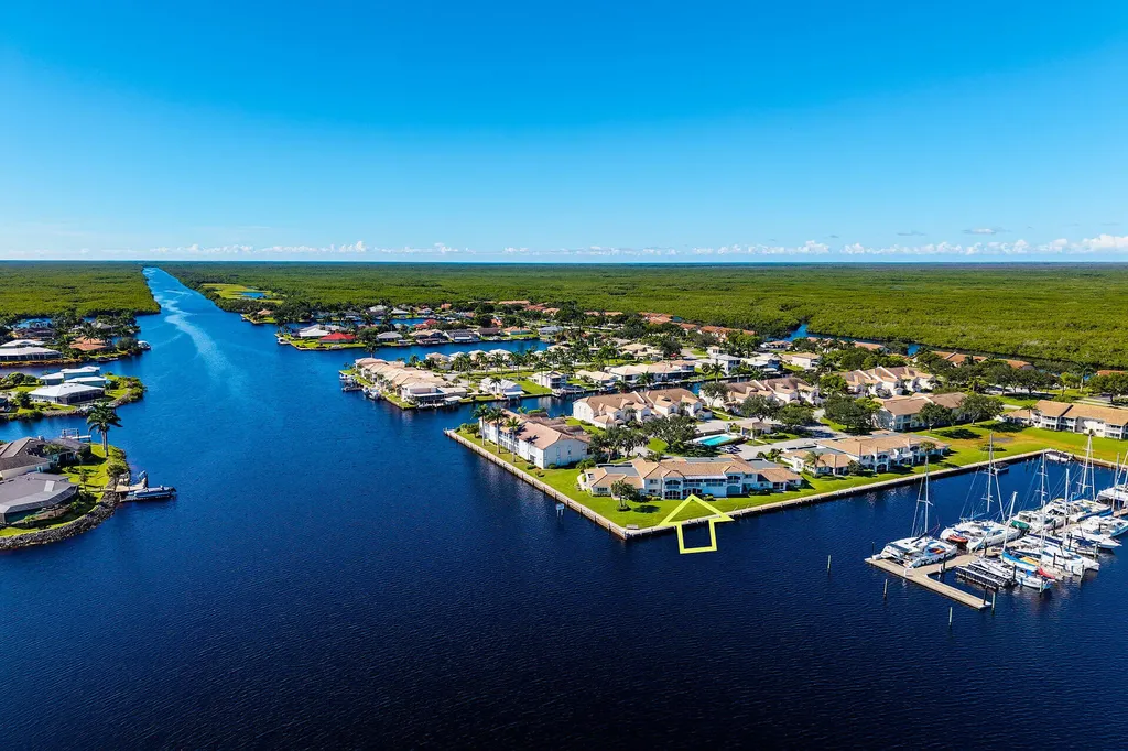 269 Sunrise Cay Naples FL 34114