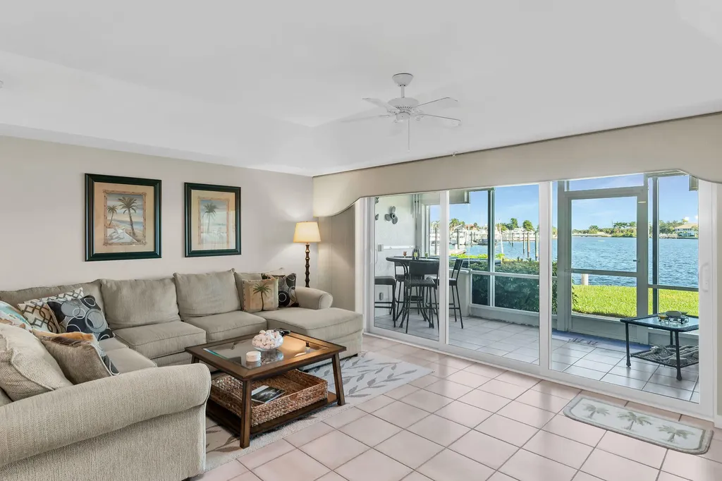 269 Sunrise Cay Naples FL 34114