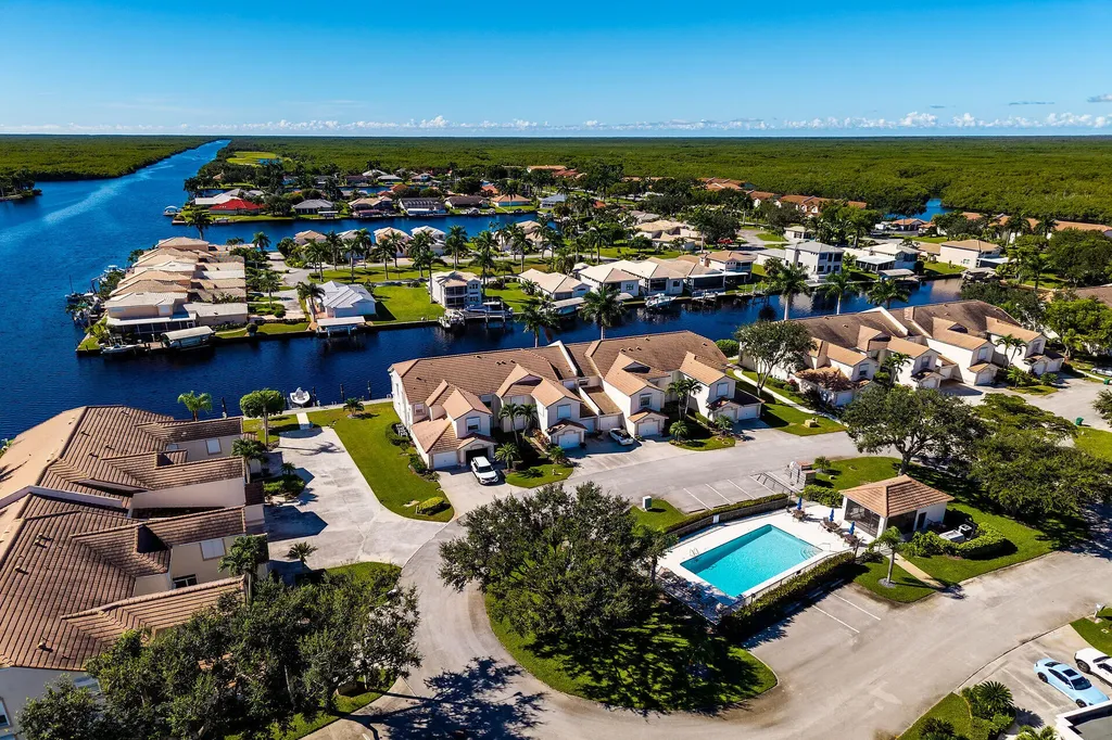 269 Sunrise Cay Naples FL 34114