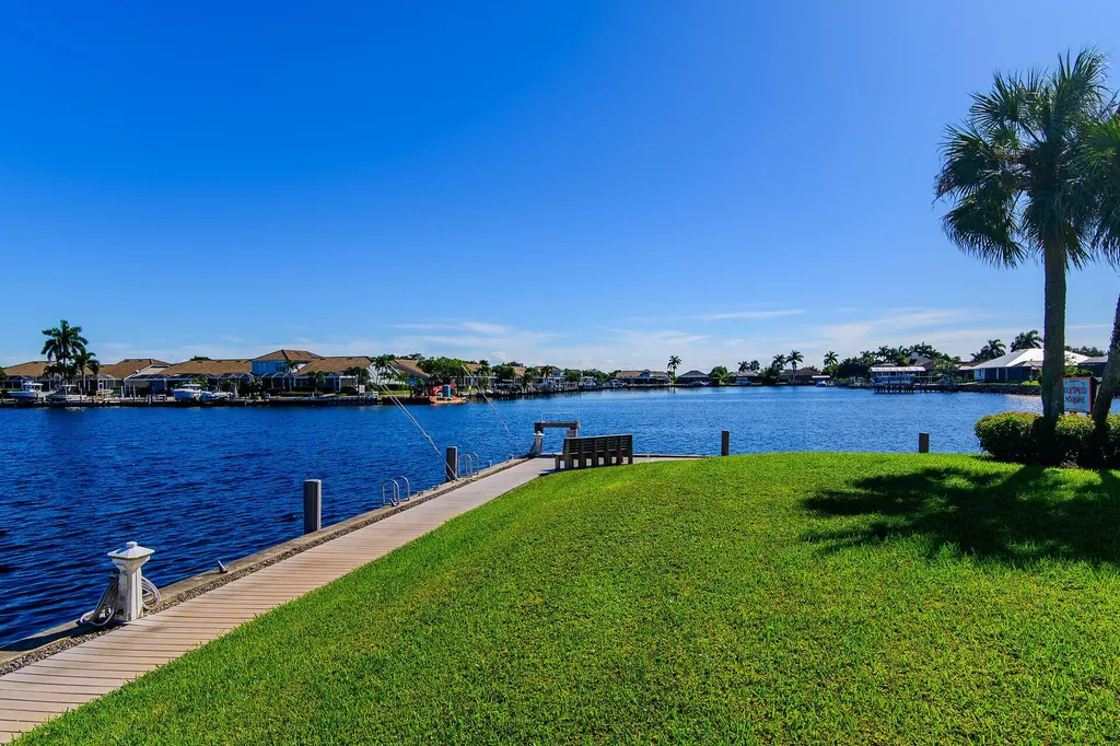 269 Sunrise Cay Naples FL 34114