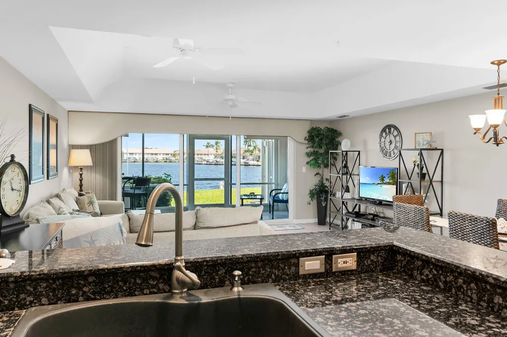 269 Sunrise Cay Naples FL 34114