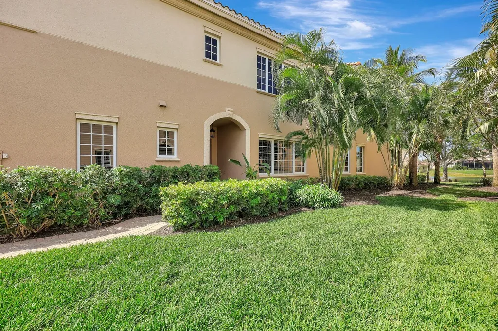 9293 Menaggio Court Naples FL 34114