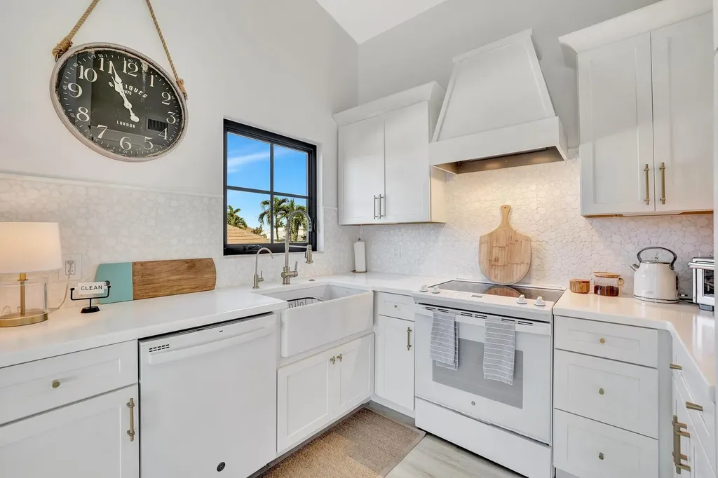 390 Waterleaf Court Marco Island FL 34145