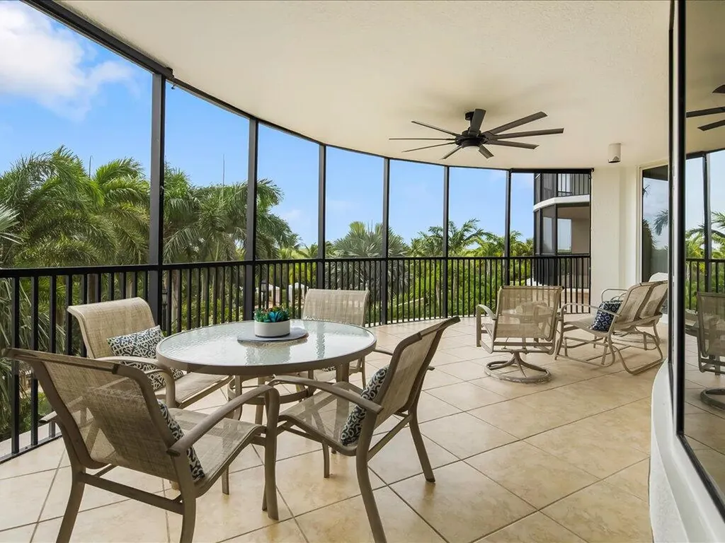 1050 Borghese Naples FL 34114
