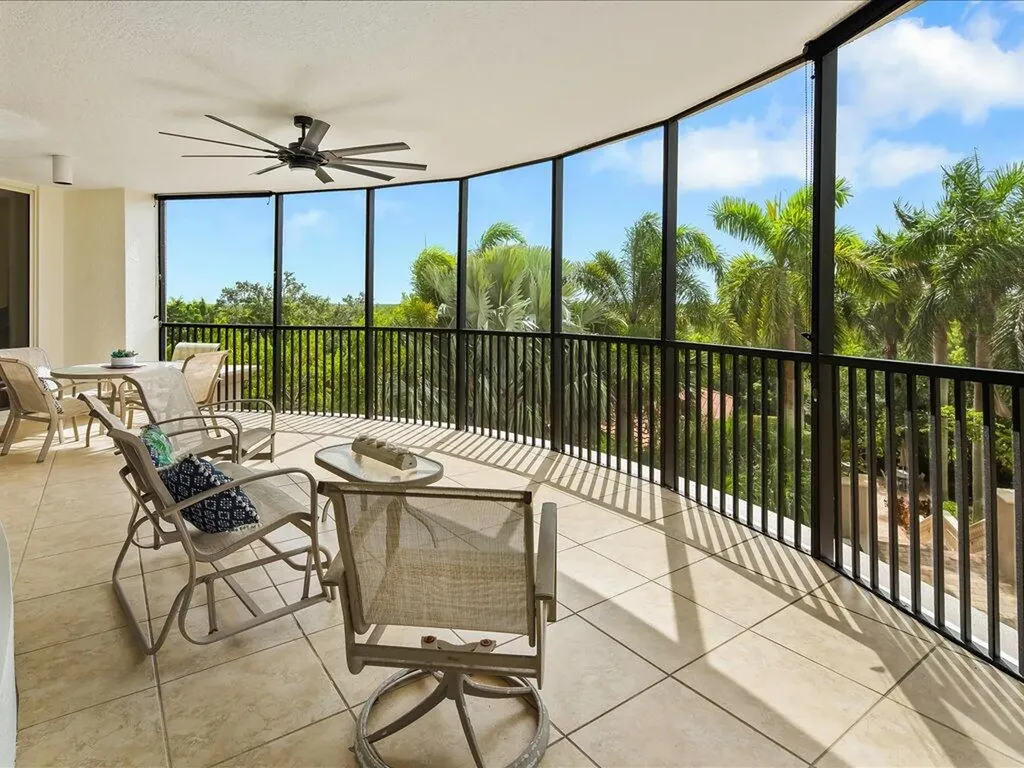 1050 Borghese Naples FL 34114