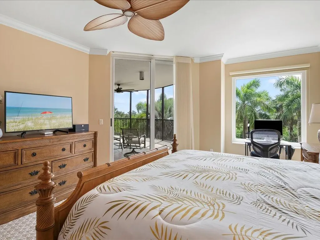 1050 Borghese Naples FL 34114