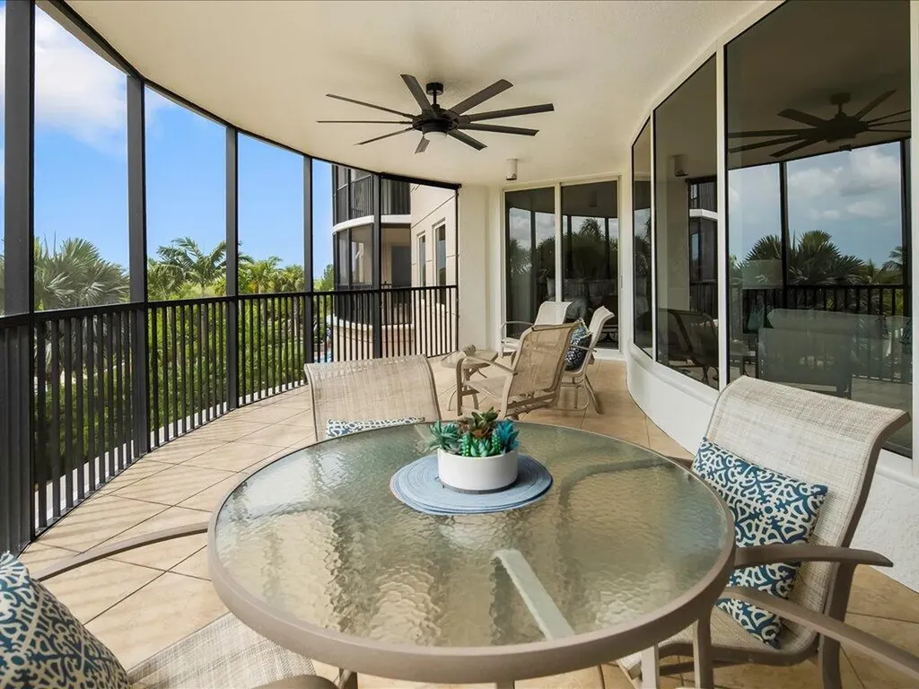 1050 Borghese Naples FL 34114