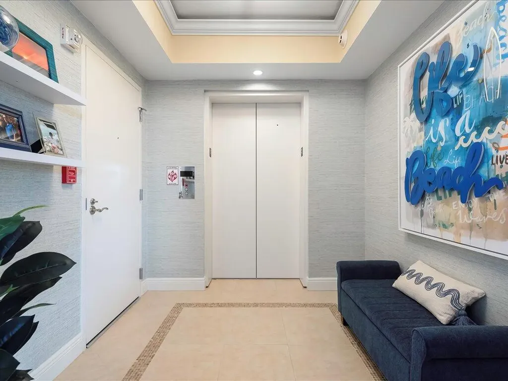 1050 Borghese Naples FL 34114