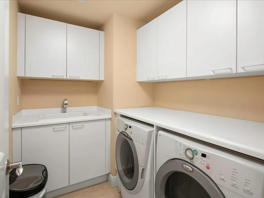 1050 Borghese Naples FL 34114