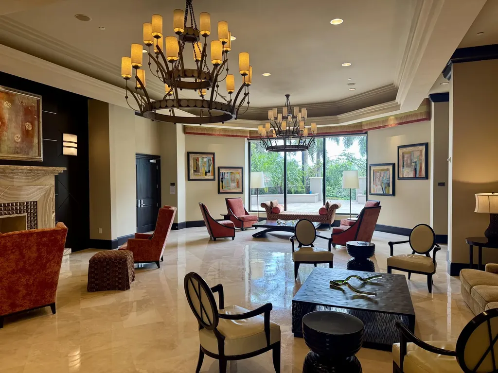 1050 Borghese Naples FL 34114