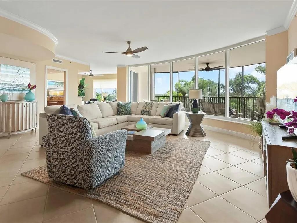 1050 Borghese Naples FL 34114