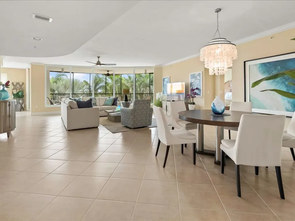 1050 Borghese Naples FL 34114