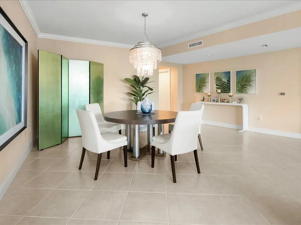 1050 Borghese Naples FL 34114