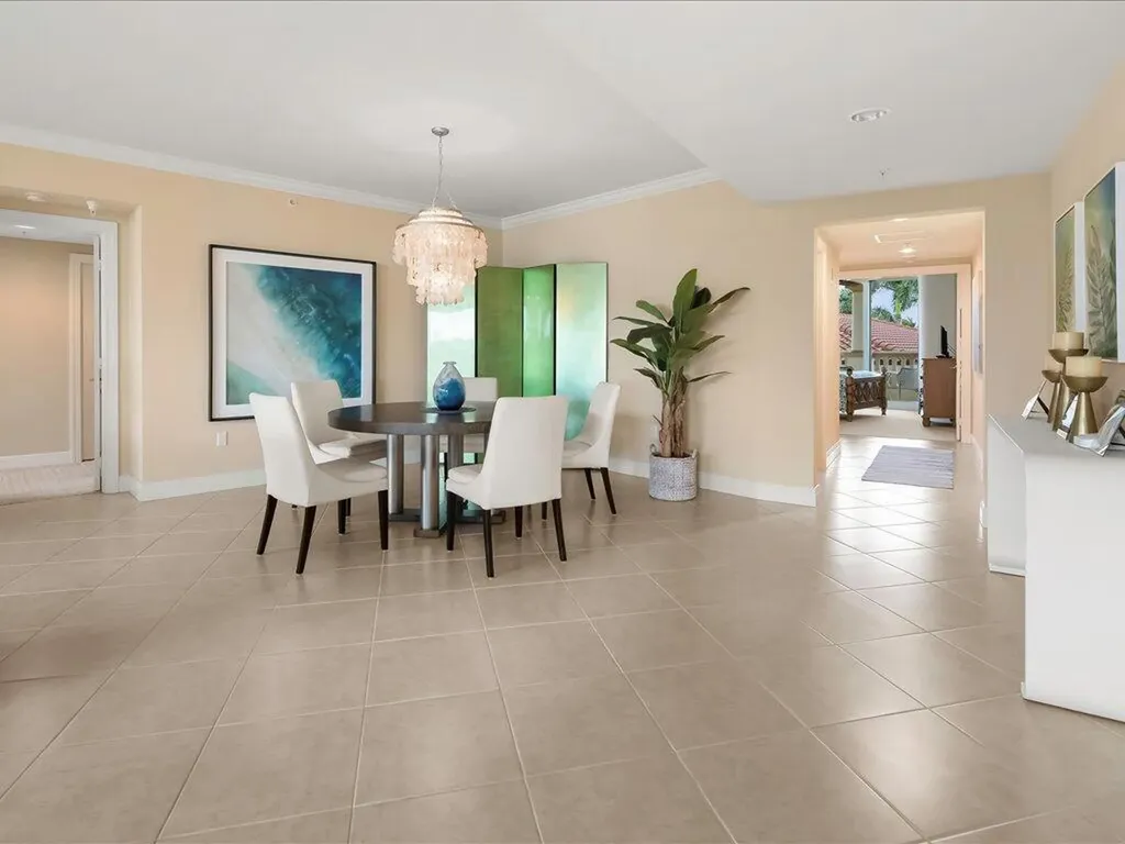 1050 Borghese Naples FL 34114