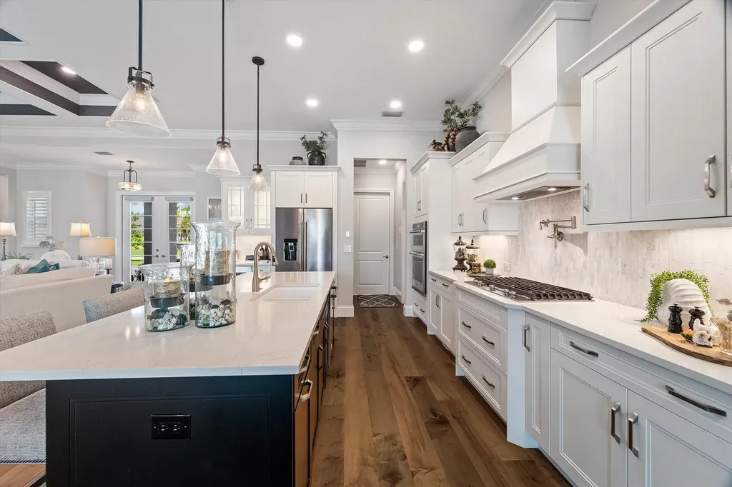 14394 Laguna Springs Lane Naples FL 34114