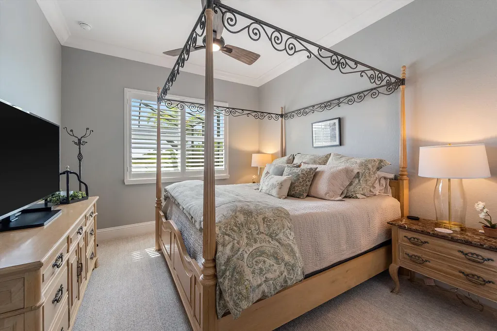 14394 Laguna Springs Lane Naples FL 34114