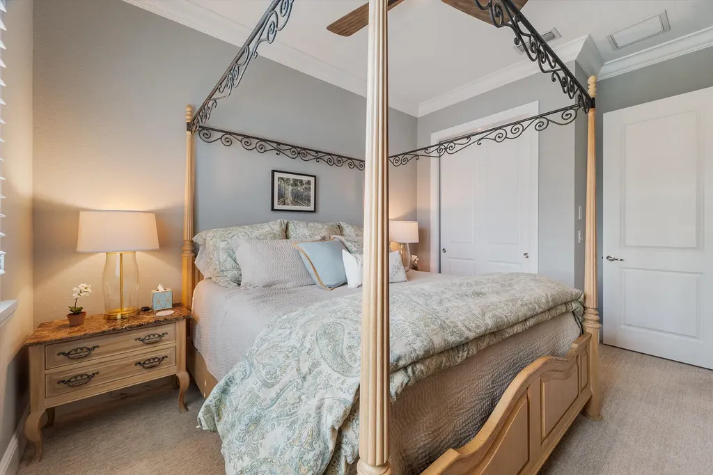 14394 Laguna Springs Lane Naples FL 34114