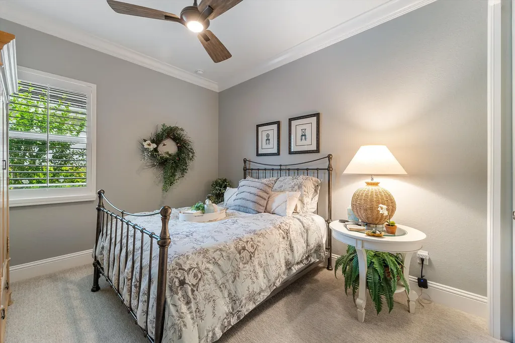 14394 Laguna Springs Lane Naples FL 34114