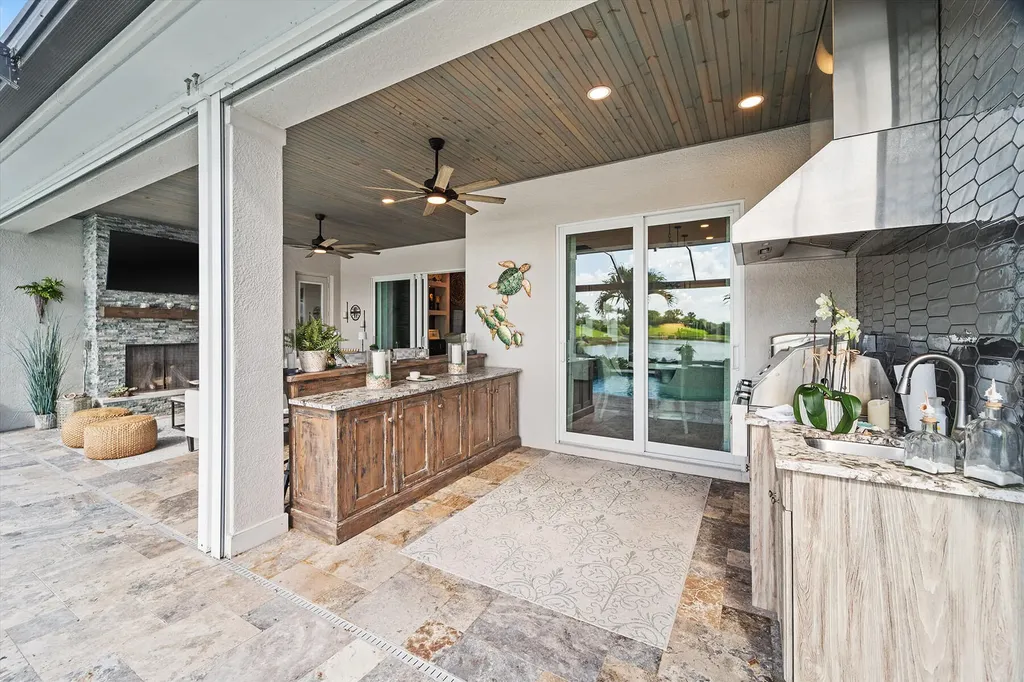 14394 Laguna Springs Lane Naples FL 34114