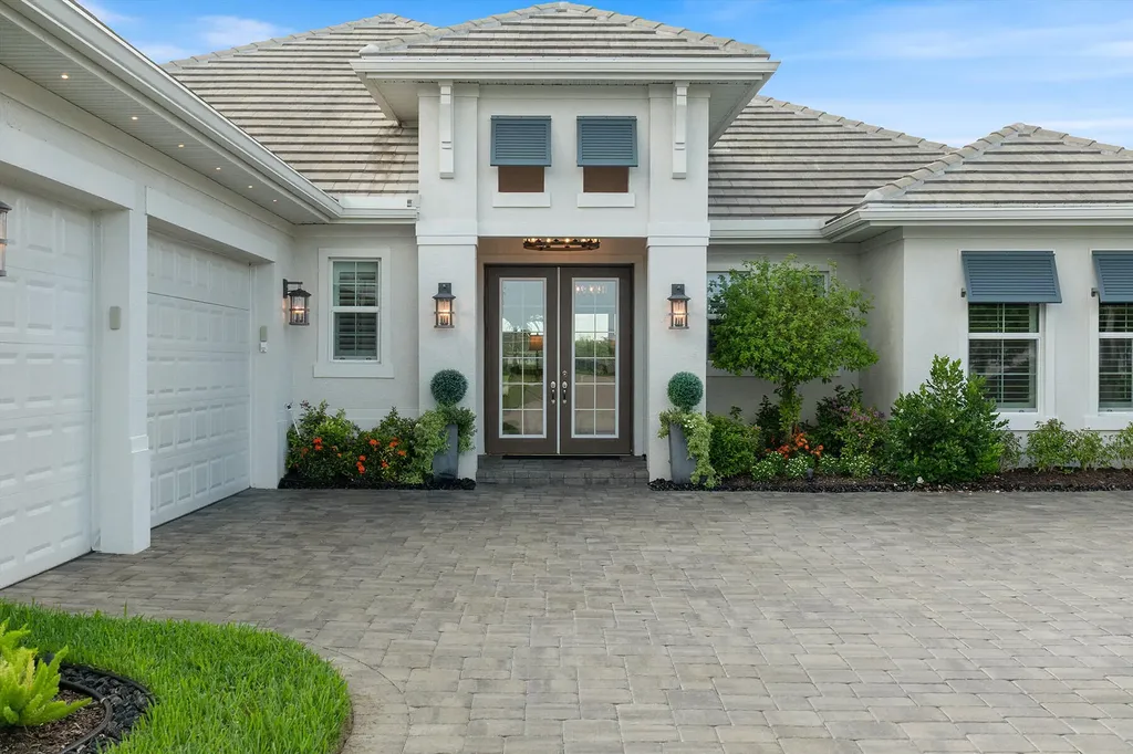 14394 Laguna Springs Lane Naples FL 34114
